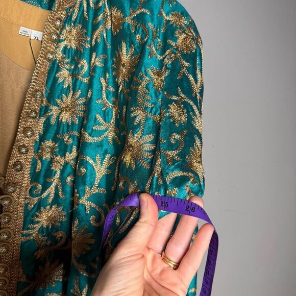 Two piece satin embroidered baroque pattern duster and slip dress - Picture 10 of 14